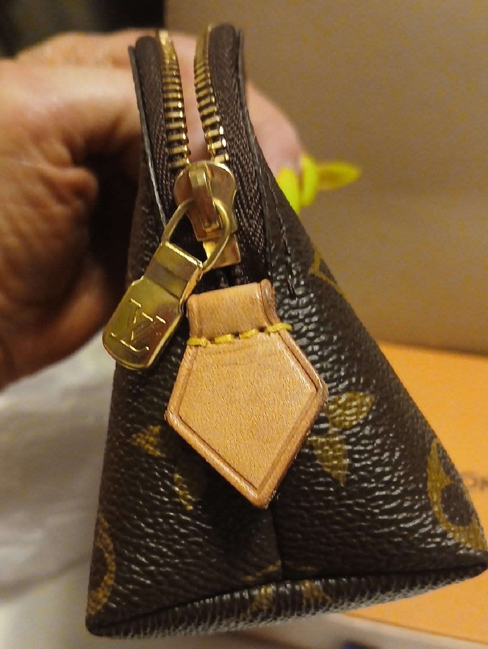 Make Up Pouch - Picture 4 of 11